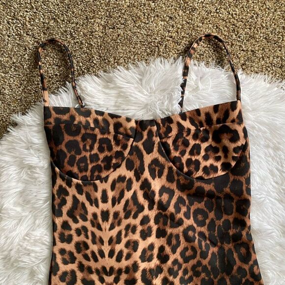 PrettyLittleThing Animal Print Dress Short Thin Lightweight Tiny Womens Size 6 - Picture 2 of 6